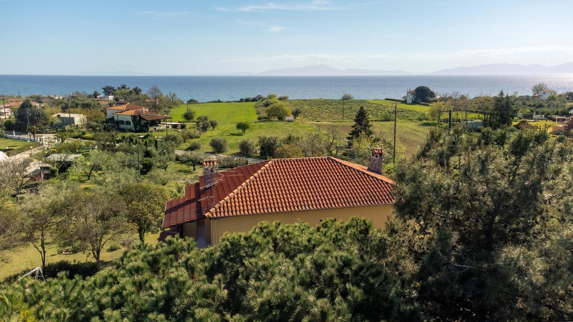 Pond And Pines, By Nice House By The Sea! Epanomi Exterior foto